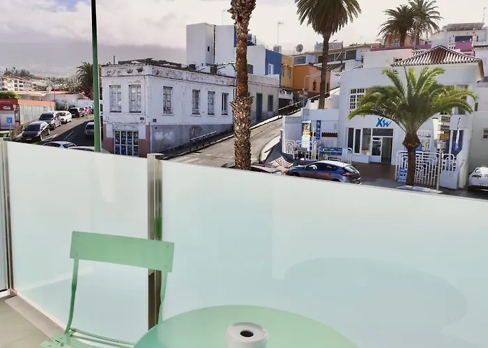 蓝色角落公寓 *